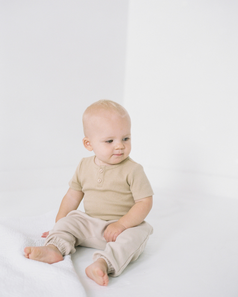 GOLDEN SAND Short-Sleeve Onesie